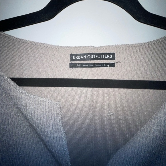 urban outfitters long sleeve - Picture 2 of 2